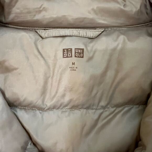 Uniqlo Ultra Light Metallic Packable Puffer Vest Womens Size Medium EUC Khaki - Picture 6 of 6